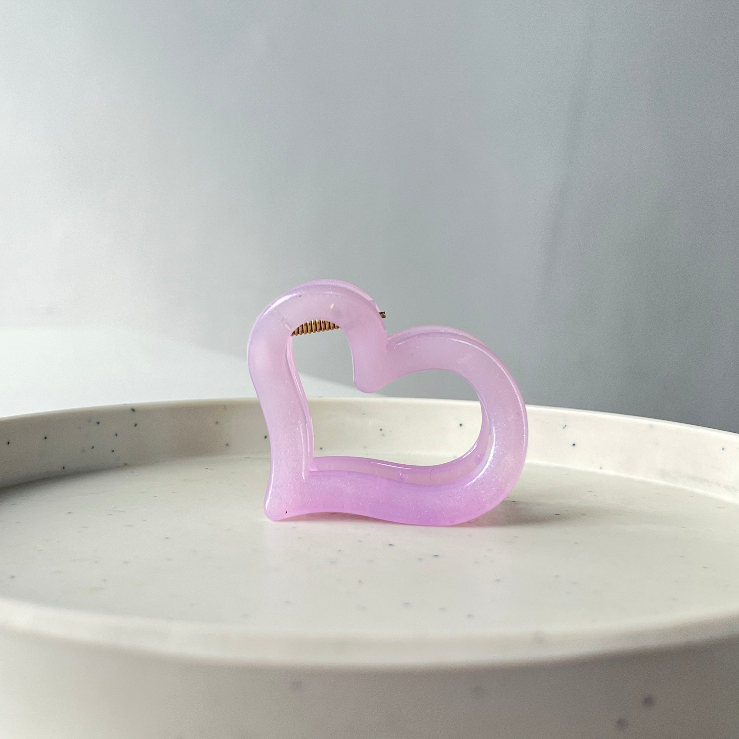 Amora – Heart Claw Clip